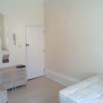 Studio to rent in Bayswater
